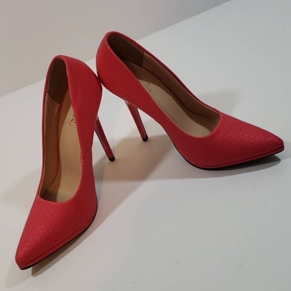 Qupud~Size 7~Pink High Heel Shoes NEW - Picture 3 of 8